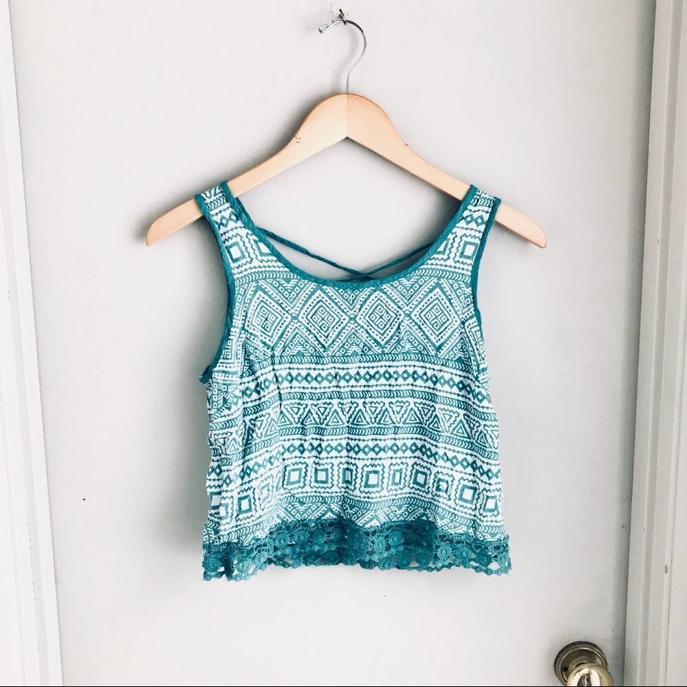𝅺aztec lightweight crop top from Free People